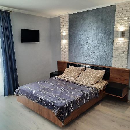 Apartamento New Studio Ap【Want This】 Ivano-Frankivsk Exterior foto