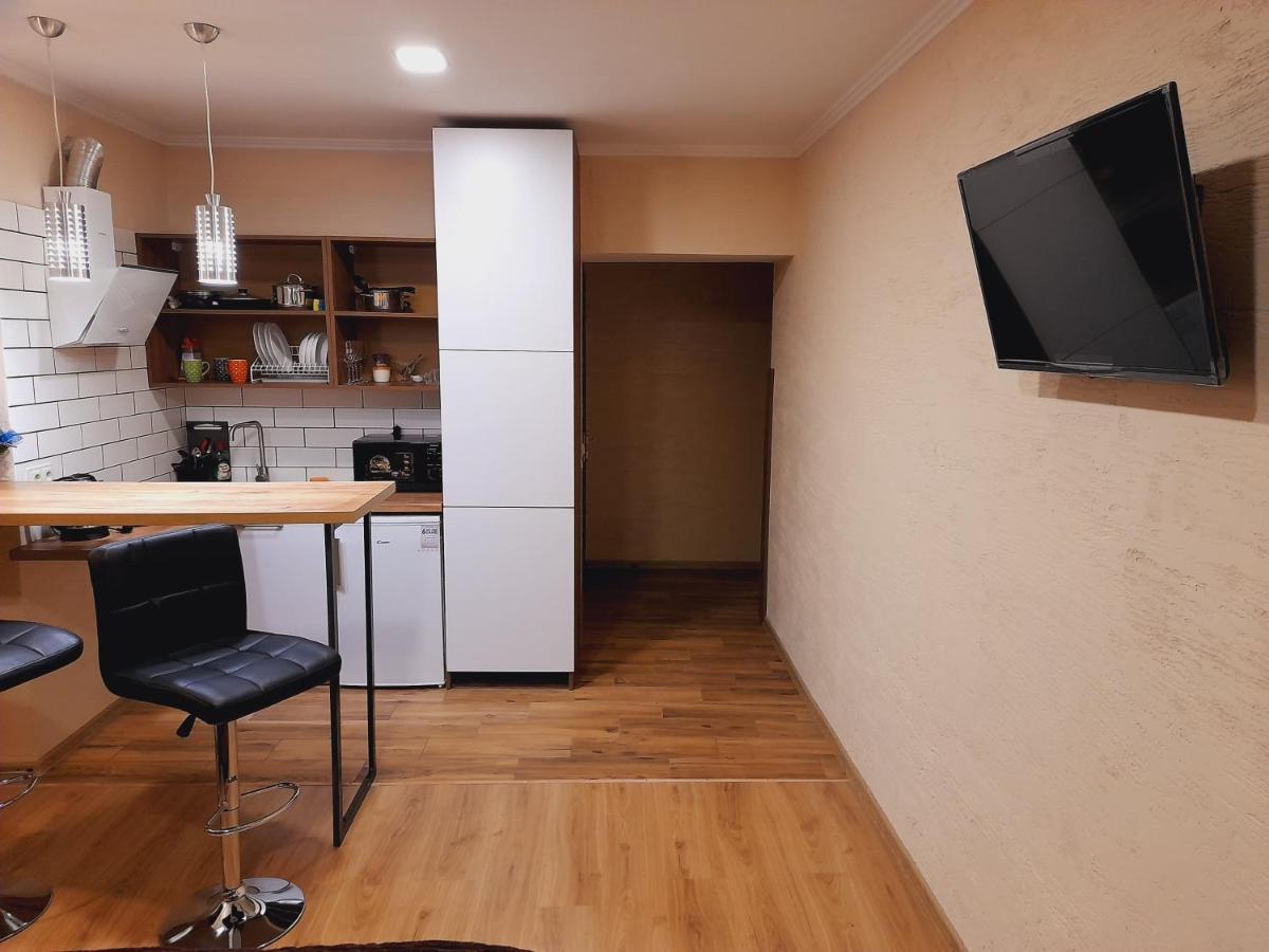 Apartamento New Studio Ap【Want This】 Ivano-Frankivsk Exterior foto